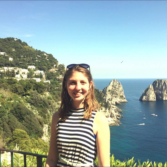 Meet your Posher, Erin - Picture 1 of 2
